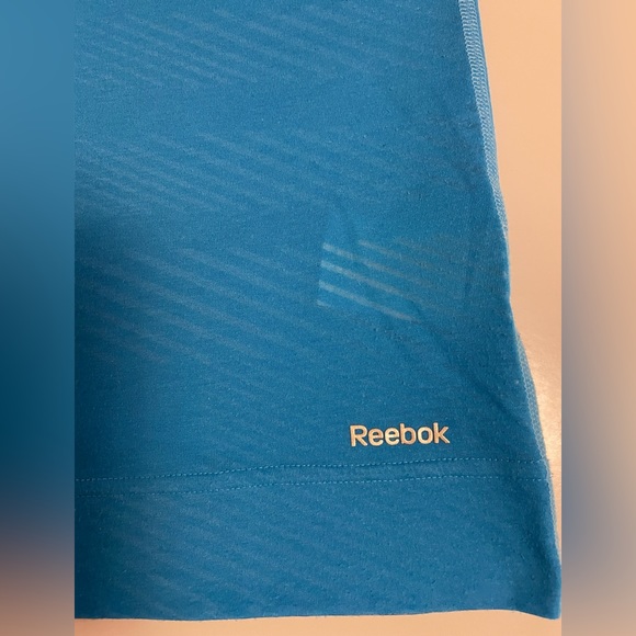 Reebok Women’s Blue Play Dry Athletic Shirt - Picture 5 of 5